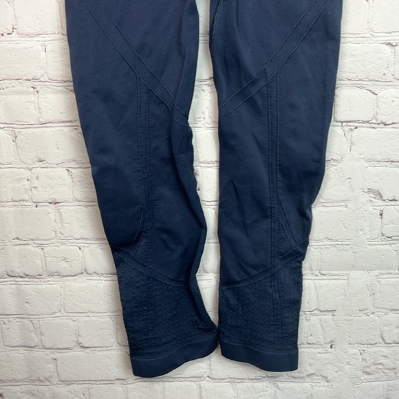 Mother Tucker Compression Capri Leggings - Picture 8 of 14